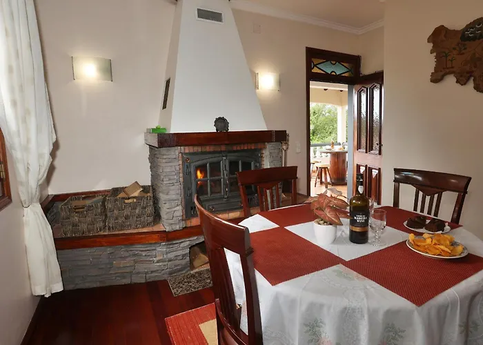 Casa Da Cascata * 桑塔纳